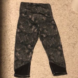 Stretch and soft maternity workout capris